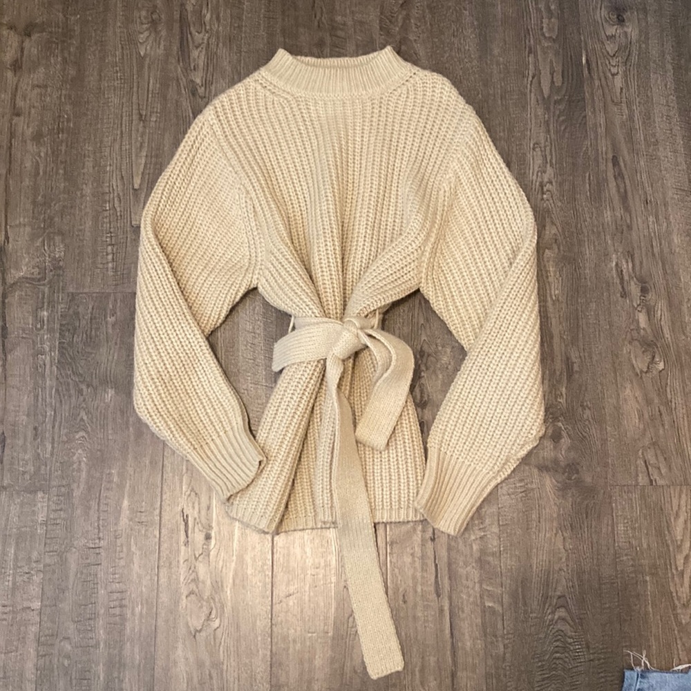 Zara oversized knitted sweater with tie.